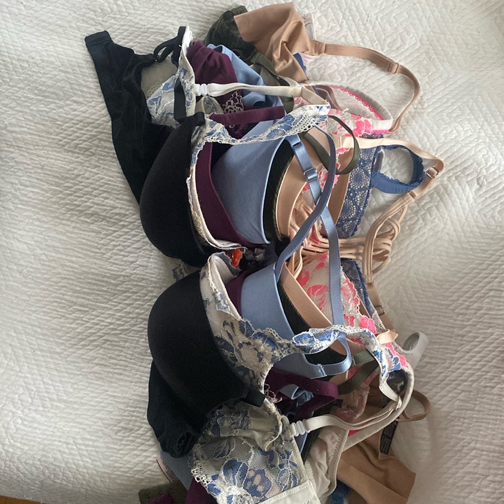 Victoria secret Mixed 34C bras
